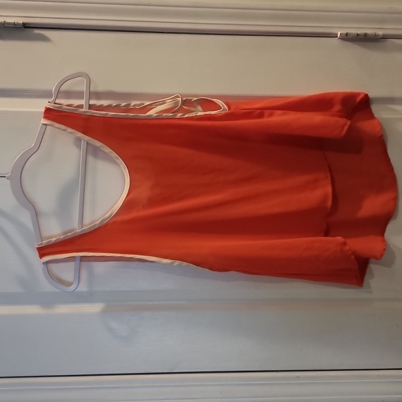 EUC!!! Sheer Side Cutout Droptail Tank 100% Polyester - Picture 5 of 5